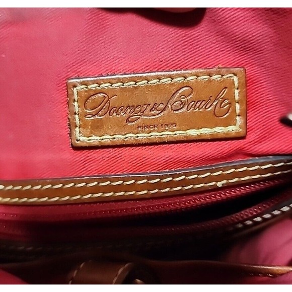 Dooney & Bourke Pebble Grain Small Tassel Crossbody Shoulder Bag Taupe Excellent - Picture 8 of 10